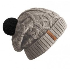 Beanie No.2 - Mützenfarbe Erdgrau - Bommelfarbe Schwarz